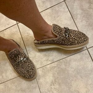 Dolce Vita Tan Leopard Print Slippers with Chain Detail